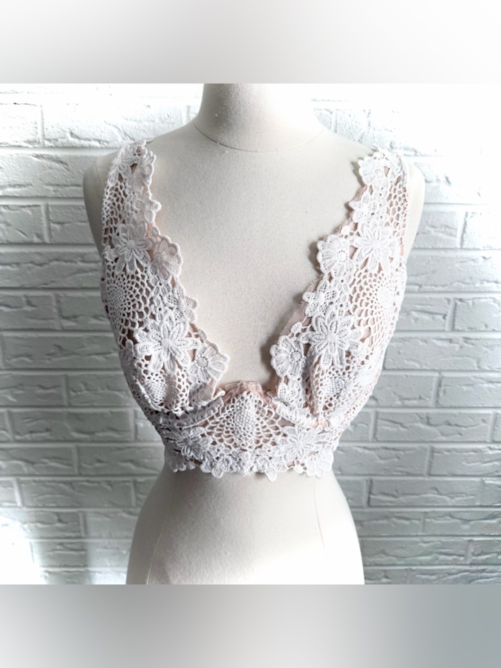 Victoria’s Secret Dream Angels Lace Bra Size 36D